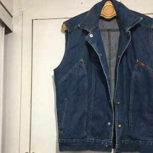 VINTAGE LEE JEANS VESTS SIZE M/L
